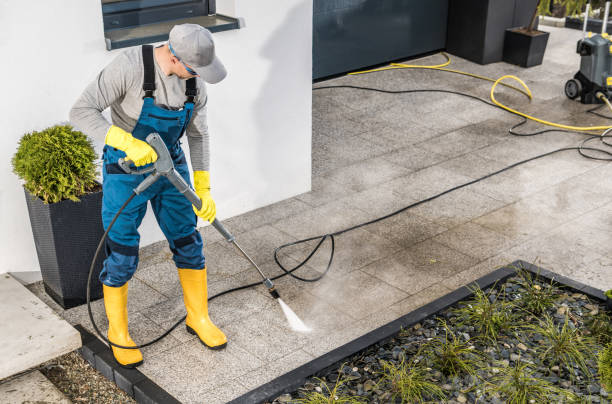 Best Commercial Pressure Washing  in Fredericksburg, IA